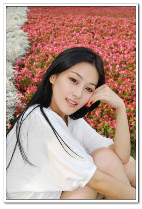 Pink Girls Model Viann Zhang Xinyu Hot Photoshoot White