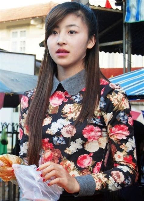 Hot girl bánh tráng trộn lộ sắc vóc không nhận ra sau 10 năm