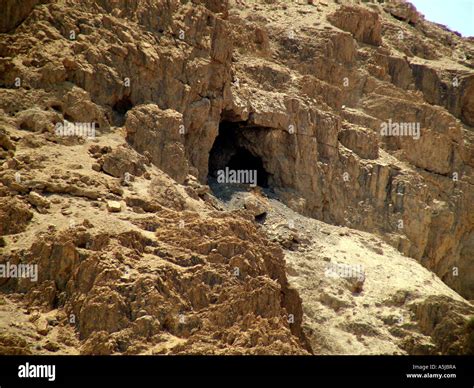 Entrance to one of the Qumran caves Stock Photo - Alamy