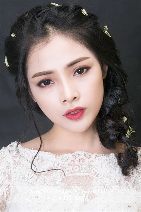 Nhan sắc không thua kém hot girl của cô giáo mầm non X