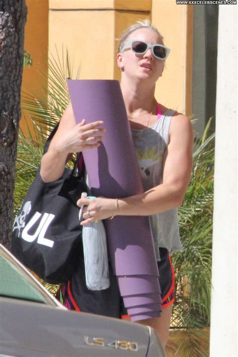 Kaley Cuoco Yoga Class Celebrity Yoga Posing Hot Beautiful Babe Famous And Uncensored