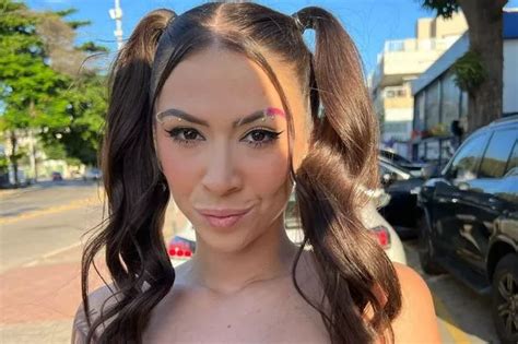 Singer Who Got Oral Sex On Stage Has Gig Cancelled By Authorities To