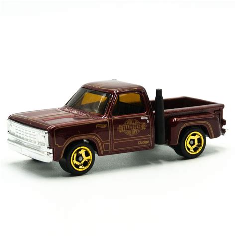 Машинка Hot Wheels Dodge Lil Red Express Truck Коллекционная Case C купить с