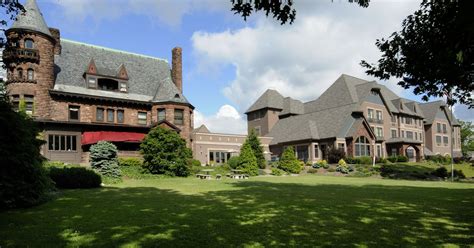 Stonecutters at Belhurst Castle launches new menu