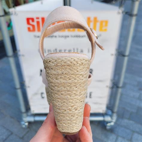 Kleine Maat Sleehakken In Nude Met Knoop Maat