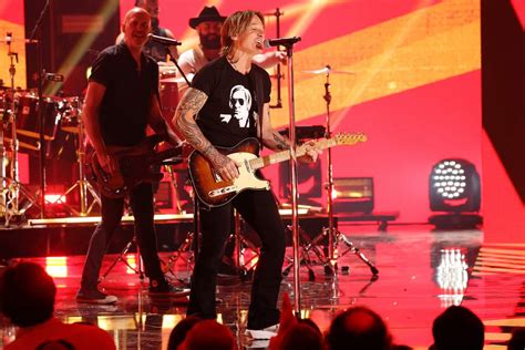 Keith Urban Brings Electrifying Performance Of Straight Line To 2024