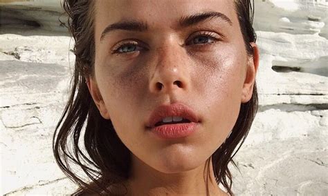 Почему тебе стоит начать использовать средства c SPF прямо сейчас | theGirl