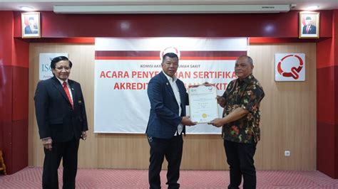 Bupati Andi Utta Terima Sertifikat Akreditasi Paripurna Dari Kars