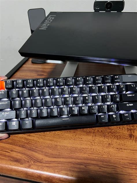 Rk61 Free Keycaps White And Yellow Keychron Computers And Tech