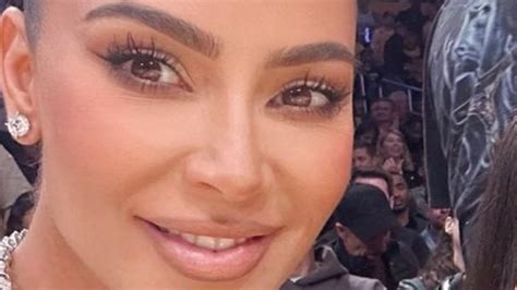 Kim Kardashian Eksponuje Cia O W Sk Rzanym Bikini Kto Pisze Zwolnij Fotografa