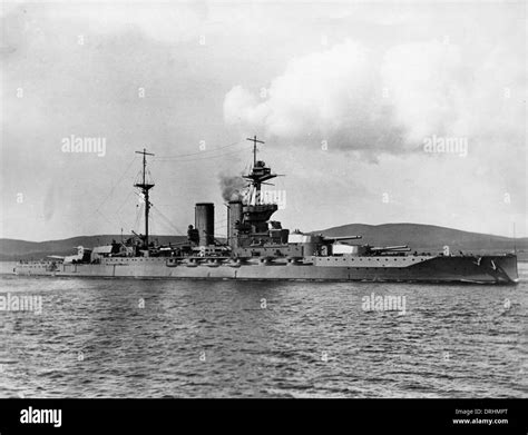 Hms Queen Elizabeth British Battleship Stock Photo 66157696 Alamy