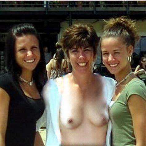 Girls Vicki Vicki Nude 3 1600x1200 Porn Pic