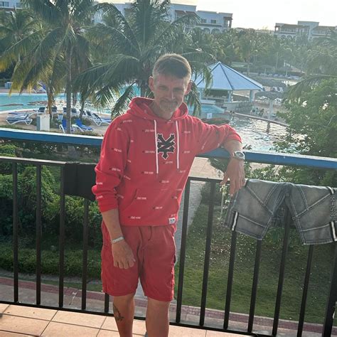 Crystal.sunshine.1973 added a new... - Crystal.sunshine.1973