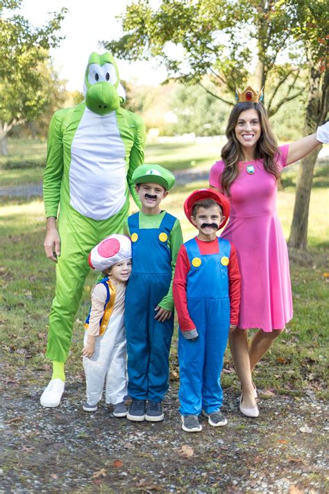 Super Mario Halloween Costumes Family at Sebastian Queale blog