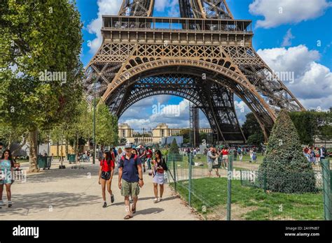 Eiffel Tower Tourists In Paris France Europe Stock Photo Alamy