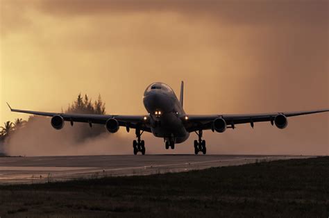The Shocking Secret Behind Every Airplane Takeoff - Veja Store Site