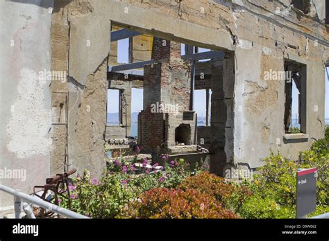 Alcatraz Wardens House Hi Res Stock Photography And Images Alamy