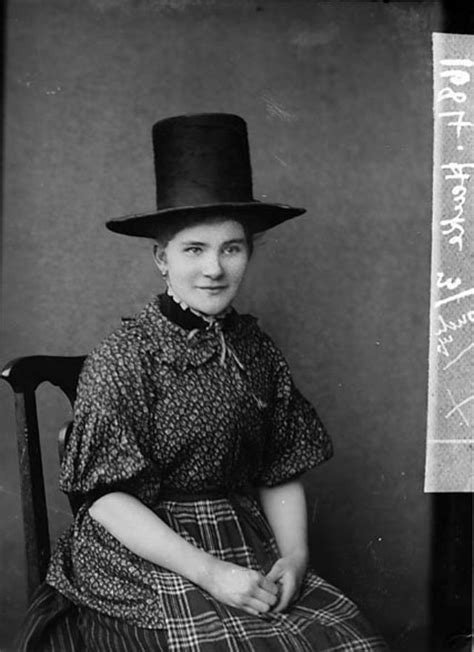 The Tall Stovepipe Style Hat An Indispensable Part Of Welsh Women In