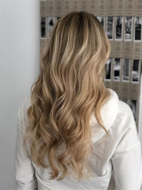 Pin By Ionela Cocisiu On Balayage Sandy Blonde Hair Blonde Hair Inspiration Blonde Hair Looks