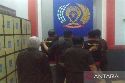 Kejari Jember Tahan Dua Mantan Karyawan Bri Terkait Penyimpangan Kur