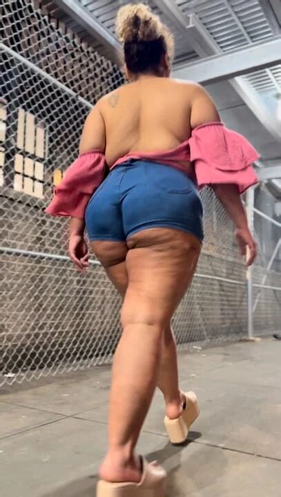 Puerto Rican Boricua Woman MILF Latina Mami Leg Tease Big Booty Fat Ass Walking In Slow Motion