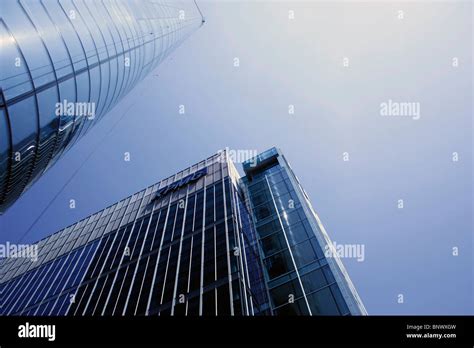 Kpmg Building At 15 Canada Square Canary Wharf London Stock Photo Alamy