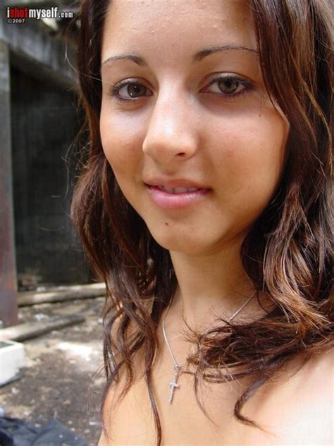 Karina Se Prend En Photo Karina Big Boobs Nude Outdoor Amateur Ishotmyself 11 800x1067 Porn