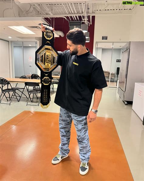 Arman Tsarukyan Wiki, Biography, Age, Gallery, Spouse and more