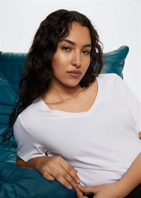 Basic T Shirt Aus Baumwolle Damen Mango Outlet Deutschland