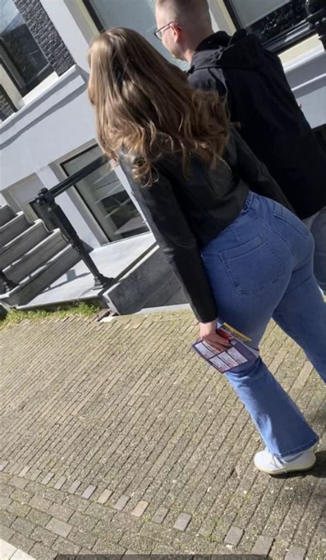 Brunette Milf With Big Ass In Jeans Tight Jeans Forum