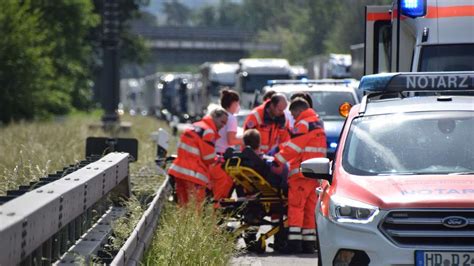 Motorrad Unfall Auf Der A6 Autobahn Am Mittag Teils Gesperrt