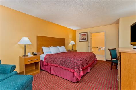 Days Inn by Wyndham Franklin | Franklin, KY Hotels