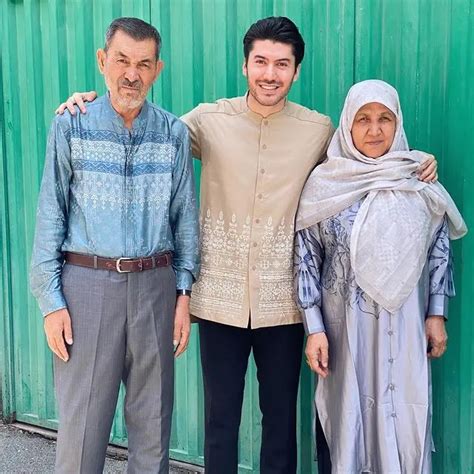 Artis Ini Hidup Jauh Dari Orangtua Ada Yang Baru Bertemu Setelah Tahun Hot Liputan