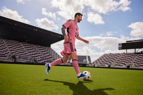 adidas lanza los X Crazyfast Messi 'Spark Gen10s' - Roastbrief