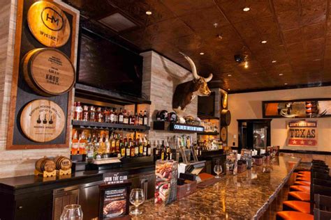 Longhorn Steakhouse Brings Flavor To Dallas Rolling Out