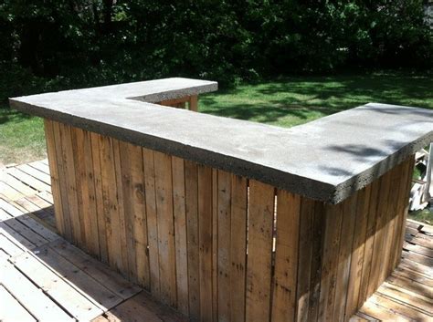 Diy Fun 101 Building Pallet Outdoor Bar And Stools