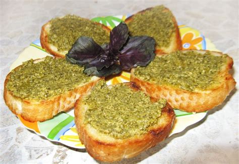 Брускетты с соусом Песто - рецепт приготовления