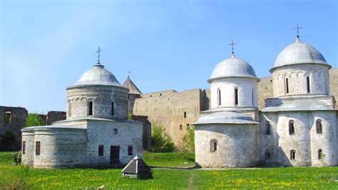 Обои города 1366х768 для рабочего стола