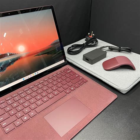 Surface Laptop 1st Gen I5 7200u 8gb Ram 256gb Ssd 13 3吋 【2k Mon 3 2比例畫面超靚 ｜touch 觸控｜機殼面有花痕