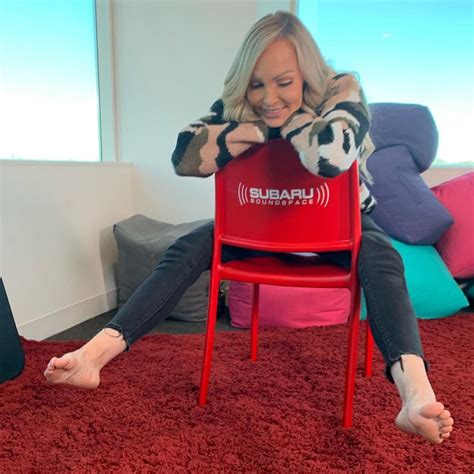 MILF With Sexy Feet FeetPlaza