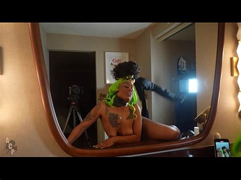 Moee Baby Gets Her Pussy Coins Knocked Out By Gibby The Clown XVIDEOS