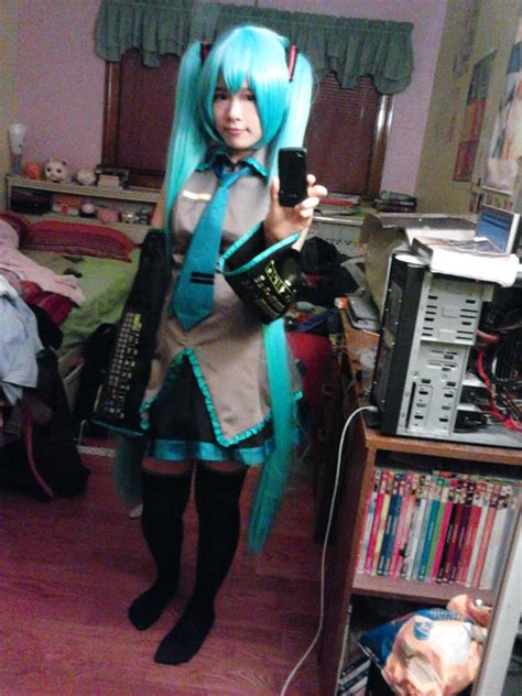 miku hatsune cosplay   mimiko  deviantart