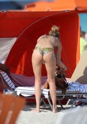 Doutzen Kroes Wearing A Bikini On The Beach In Miami 3 31 13 MQ Adds Phun Org Forum