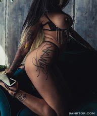 Gorgeous Tattooed Babe Teasing And Masturbating Waiting To Be Fucked Photos