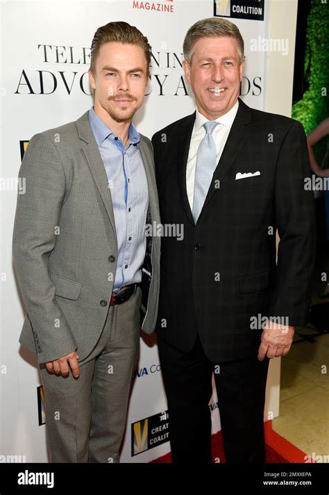 honoree derek hough   father bruce pose