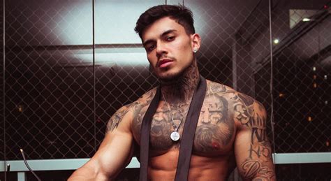 Atuando Na Ind Stria Do Po Gay Ator Garante Ser H Tero S Me Relaciono Mulher