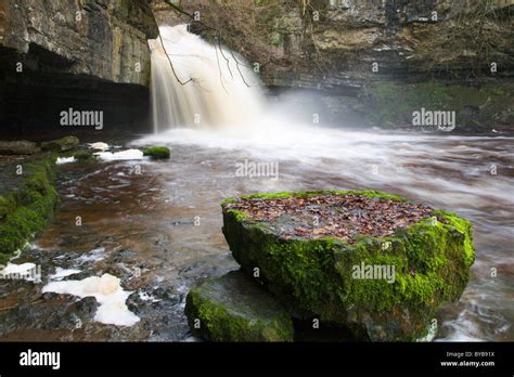 West Burton Waterfall West Burton Yorkshire Dales England Stock Photo