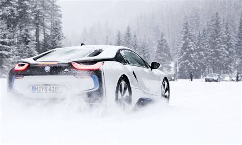 10 Coolest Sports Cars That Can Easily Tear Through Snow