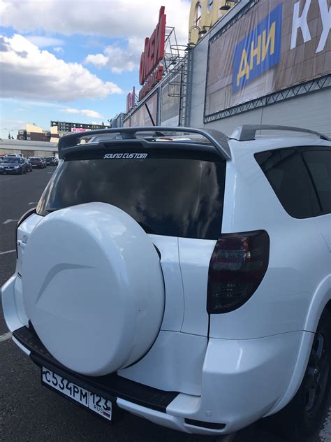 Покупка спойлера. — Toyota RAV4 (III), 2,4 л, 2010 года | тюнинг | DRIVE2