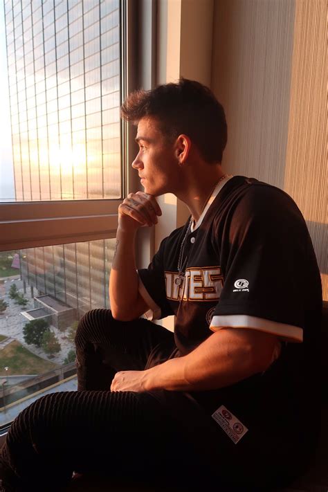 Pin em Wesley Tucker